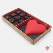 Corazón de chocolate con bombones artesanos