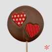 Piruleta de xocolata amb llet amb dos cors